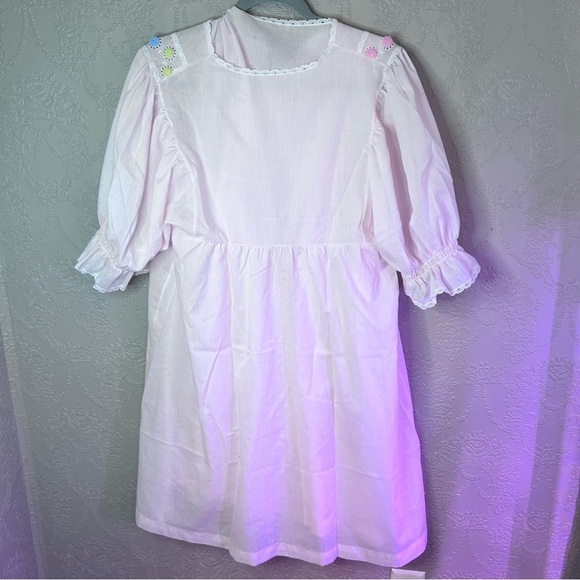 Pink Nightgown with Floral Embroidery vintage robe gown - Picture 3 of 8